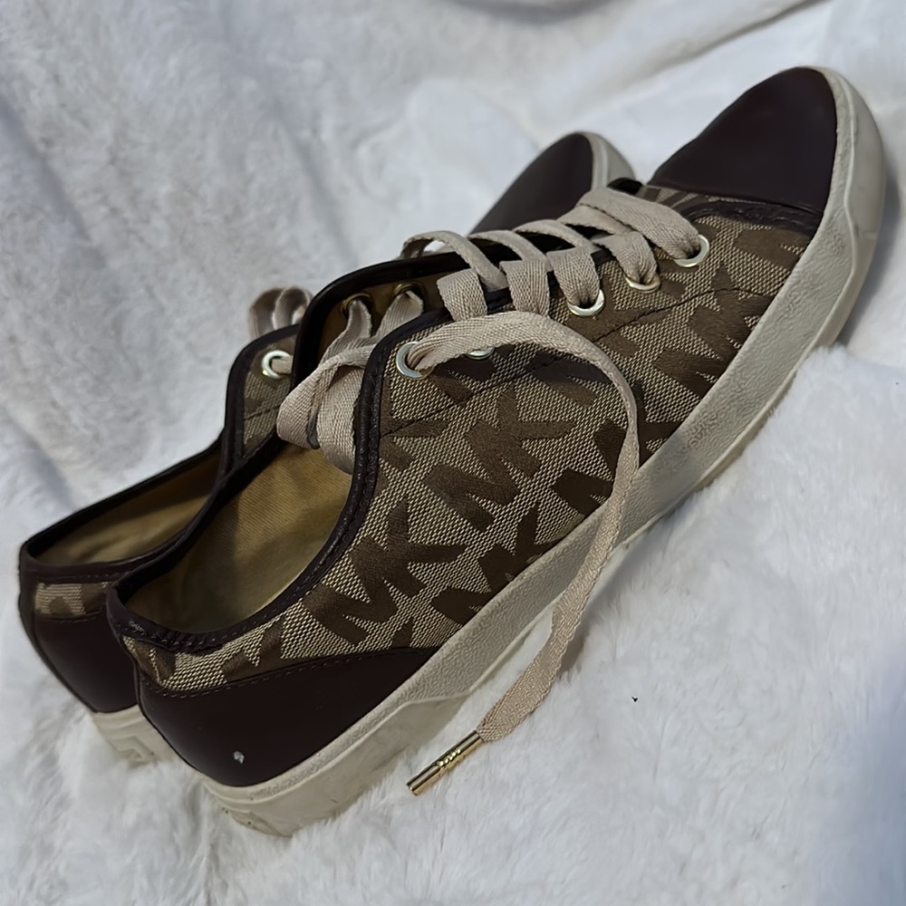 Michael Kors Brown Shoe size 7.5